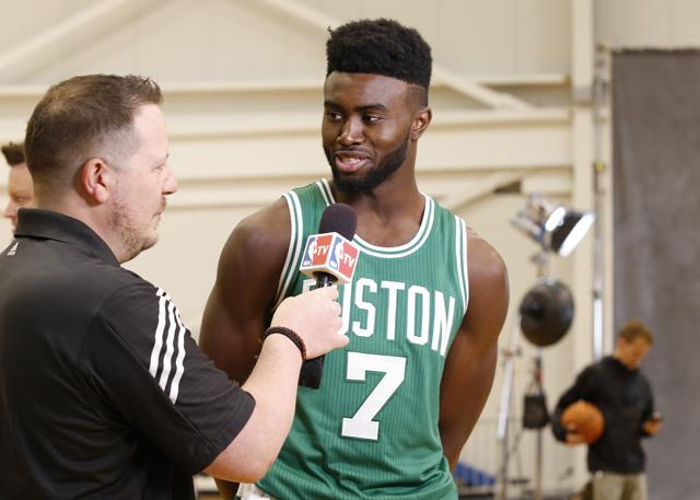 曼联通过一 曼联通过一